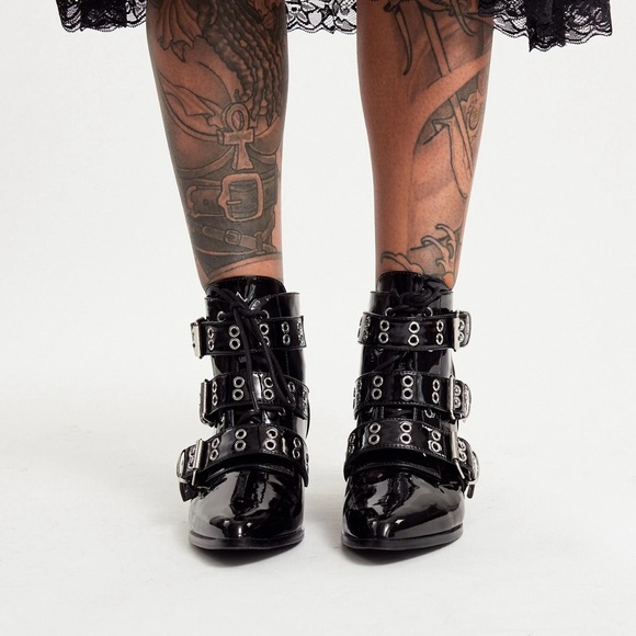 YRU Aura strapped ankle boots - BLACKOUT patent buckle booties - size 10 NWT - Picture 3 of 10